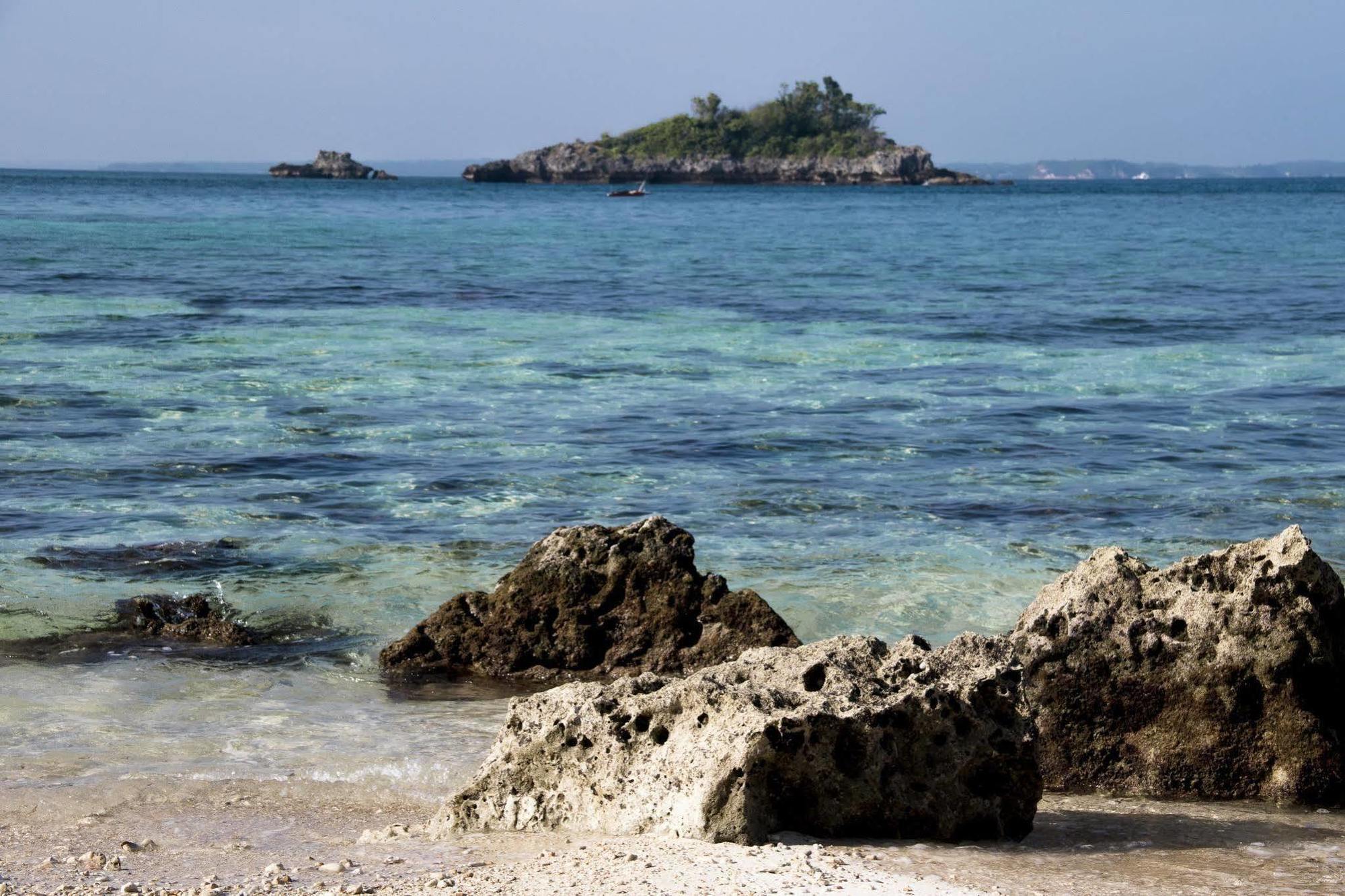布兰科海滩度假村 罗昂 外观 照片